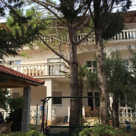 Apartments Ivica - With Parking Нін Екстер'єр фото