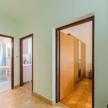 Apartments Ivica - With Parking Нін Екстер'єр фото
