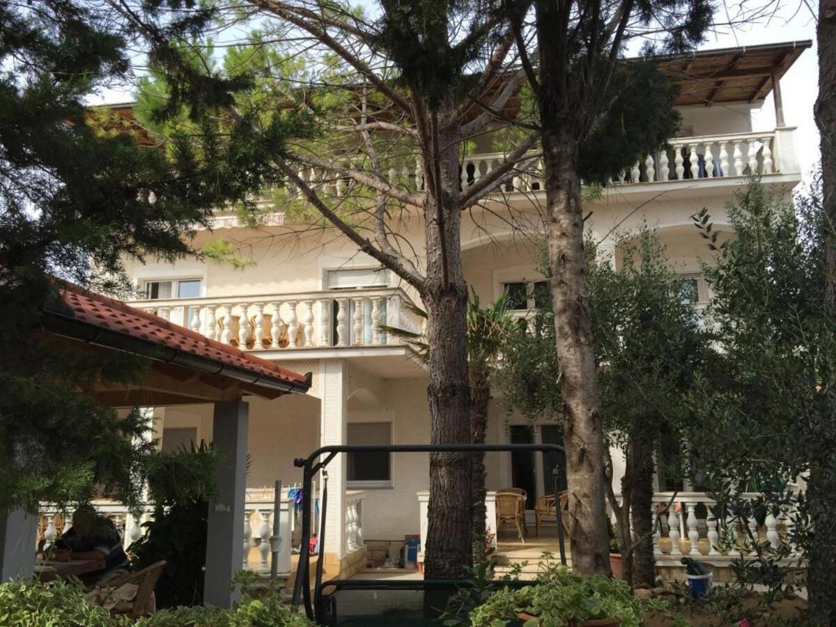 Apartments Ivica - With Parking Нін Екстер'єр фото