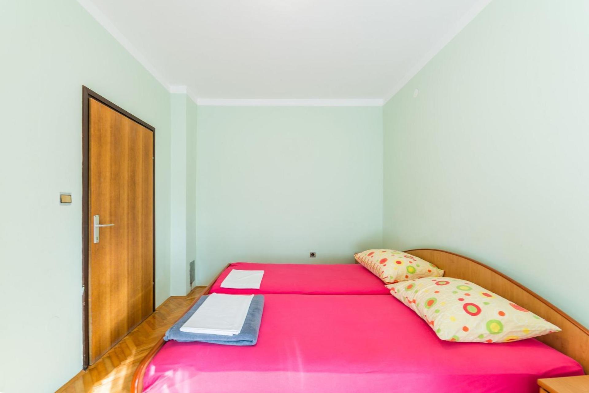 Apartments Ivica - With Parking Нін Екстер'єр фото