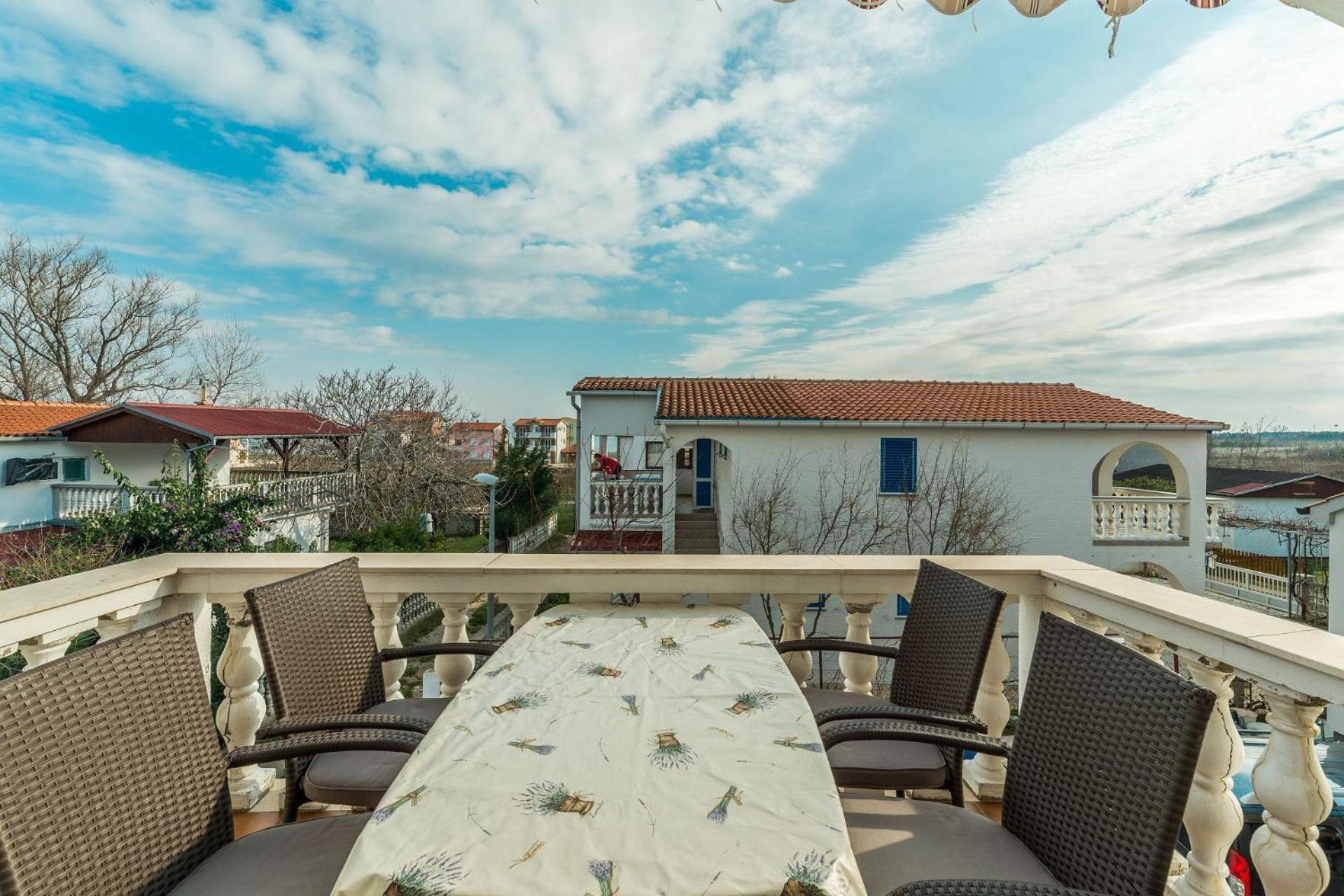 Apartments Ivica - With Parking Нін Екстер'єр фото