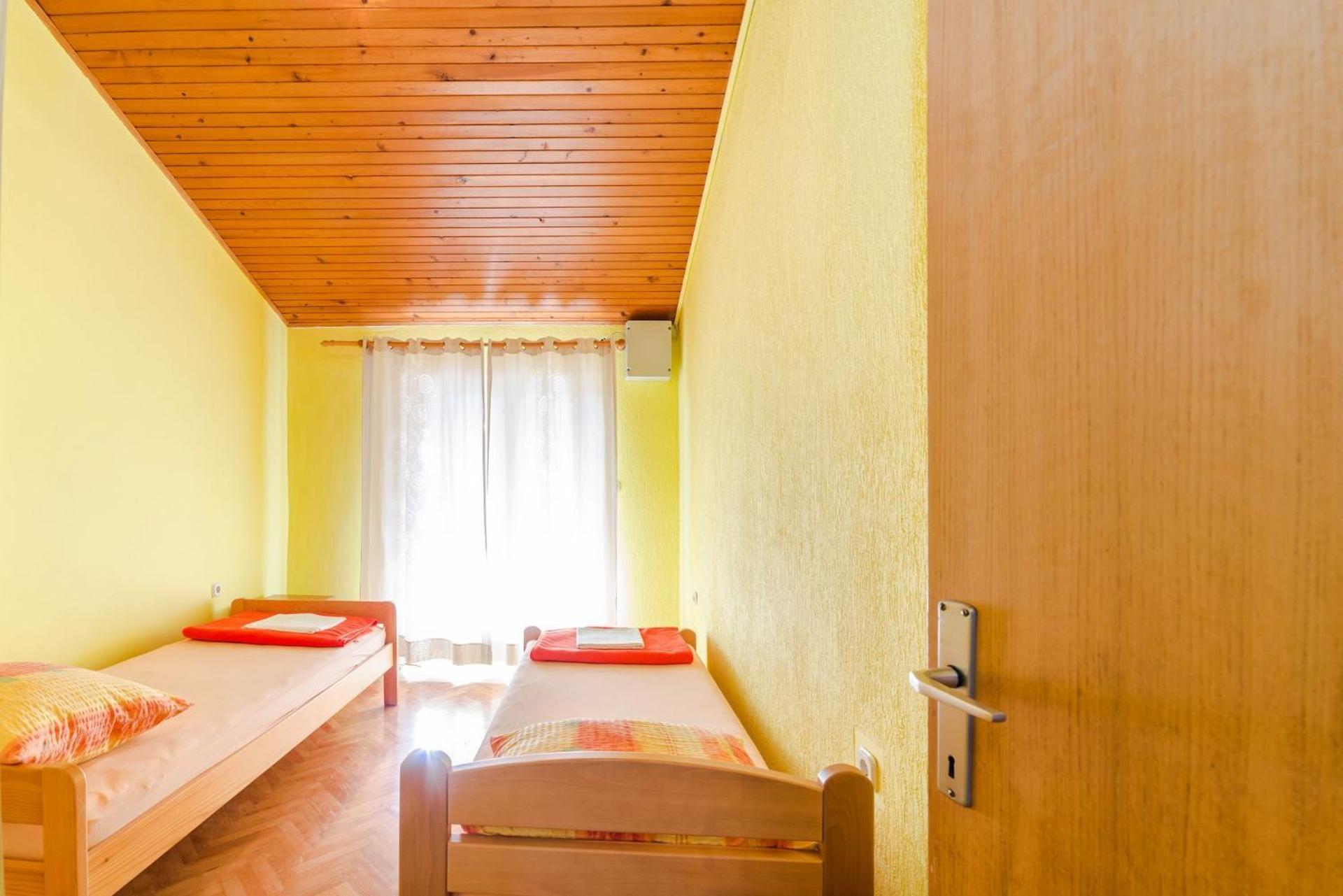 Apartments Ivica - With Parking Нін Екстер'єр фото