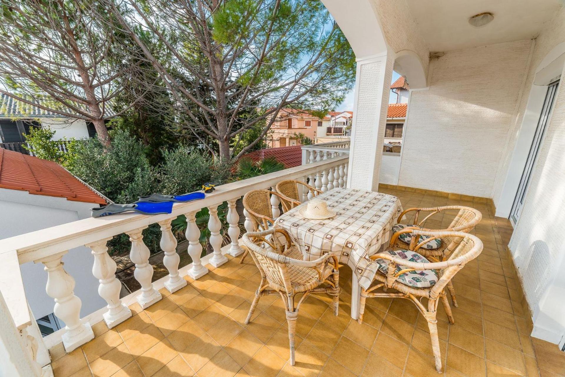 Apartments Ivica - With Parking Нін Екстер'єр фото